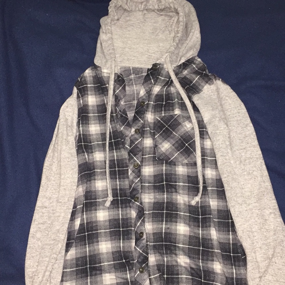 Girls plaid grey & black plaid  button up w pocket